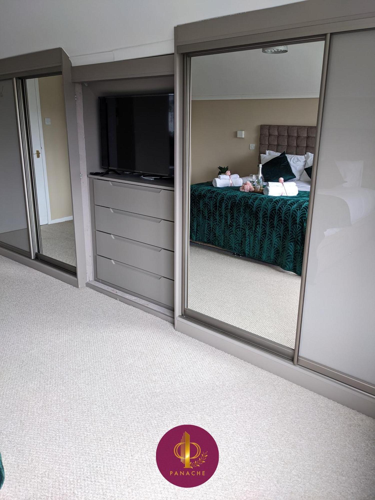Contractors, Relocators, Free Parking, Wifi, Smart Tvs Apartman Marston Green Kültér fotó